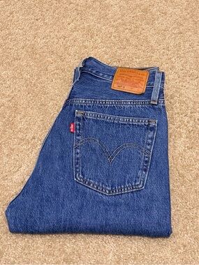 Levi's Women's Skinny Jeans - Dark Blue Denim with Tan Patch